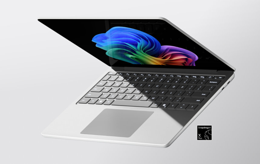 Surface Laptop - 13 インチの画面を備えた新しい AI 搭載ビジネス向け