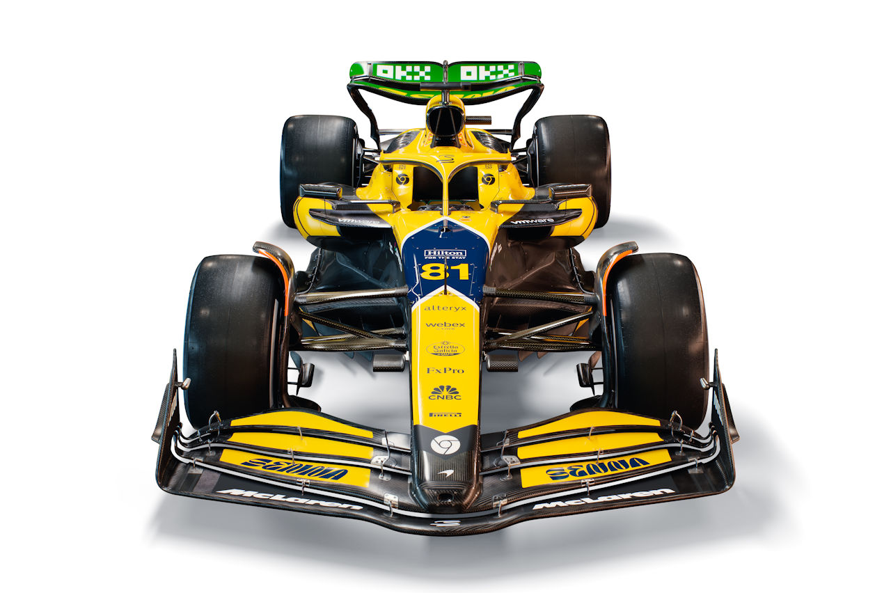 アイルトン・セナ・トリビュートカラーが施されたマクラーレンMCL38と