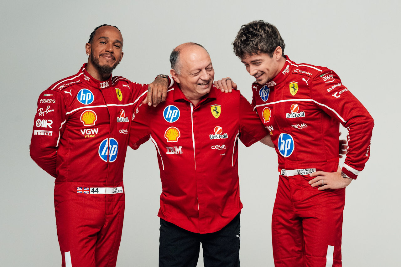 動画】ハミルトンを迎えたフェラーリが2025年型マシン『SF-25』を