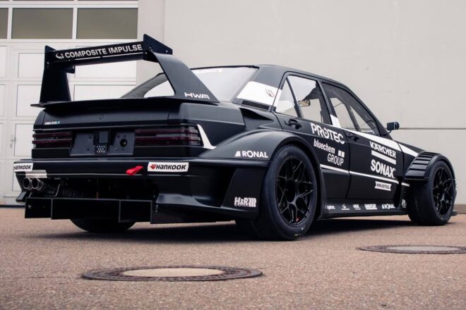 佐藤琢磨インディ500】こだわりすぎて、ステアリングのトレンド