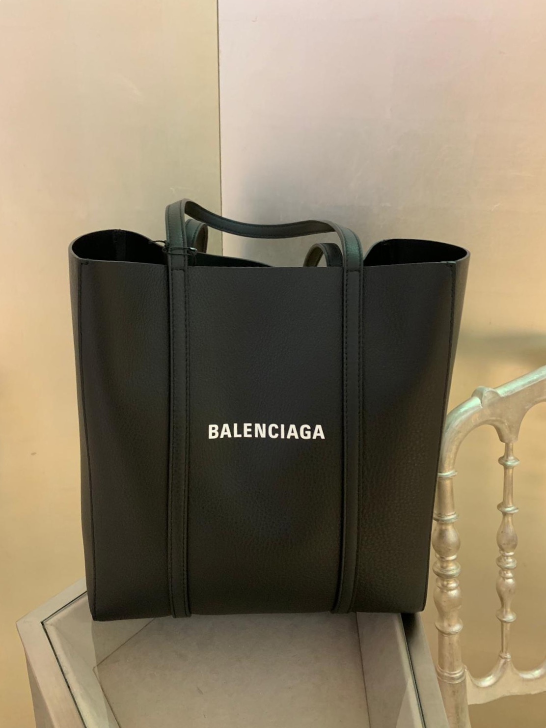 バレンシアガ新エブリデイトートXSサイズ☆ストラップ付き