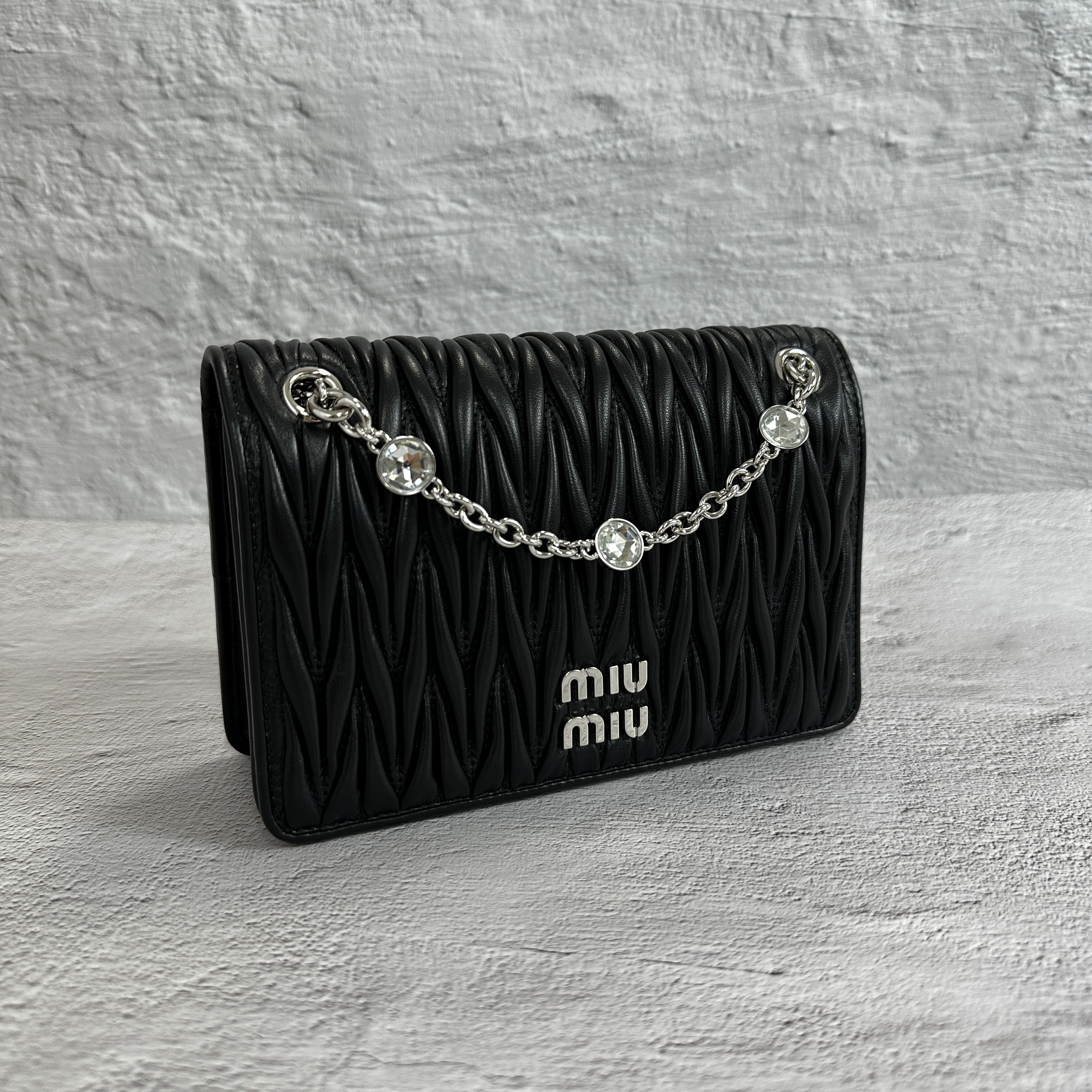 ☆関税込☆MIU MIU☆ミュウミュウ マテラッセレザーミニバッグ