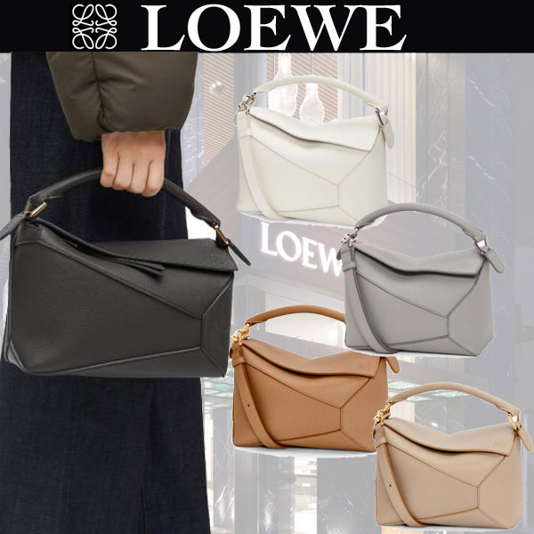 LOEWE 新作 コーデの主役としても使える スモール パズル バッグ