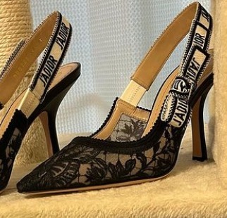 安心・安全・速達の国内配送♪】☆ディオール☆ヒールパンプス (Dior