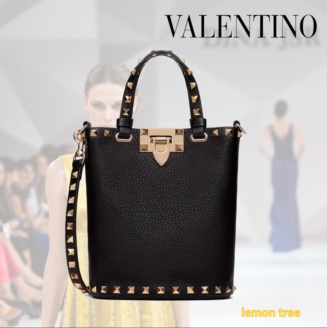 VALENTINO ロックスタッズ グレインカーフ クロスボディポーチ