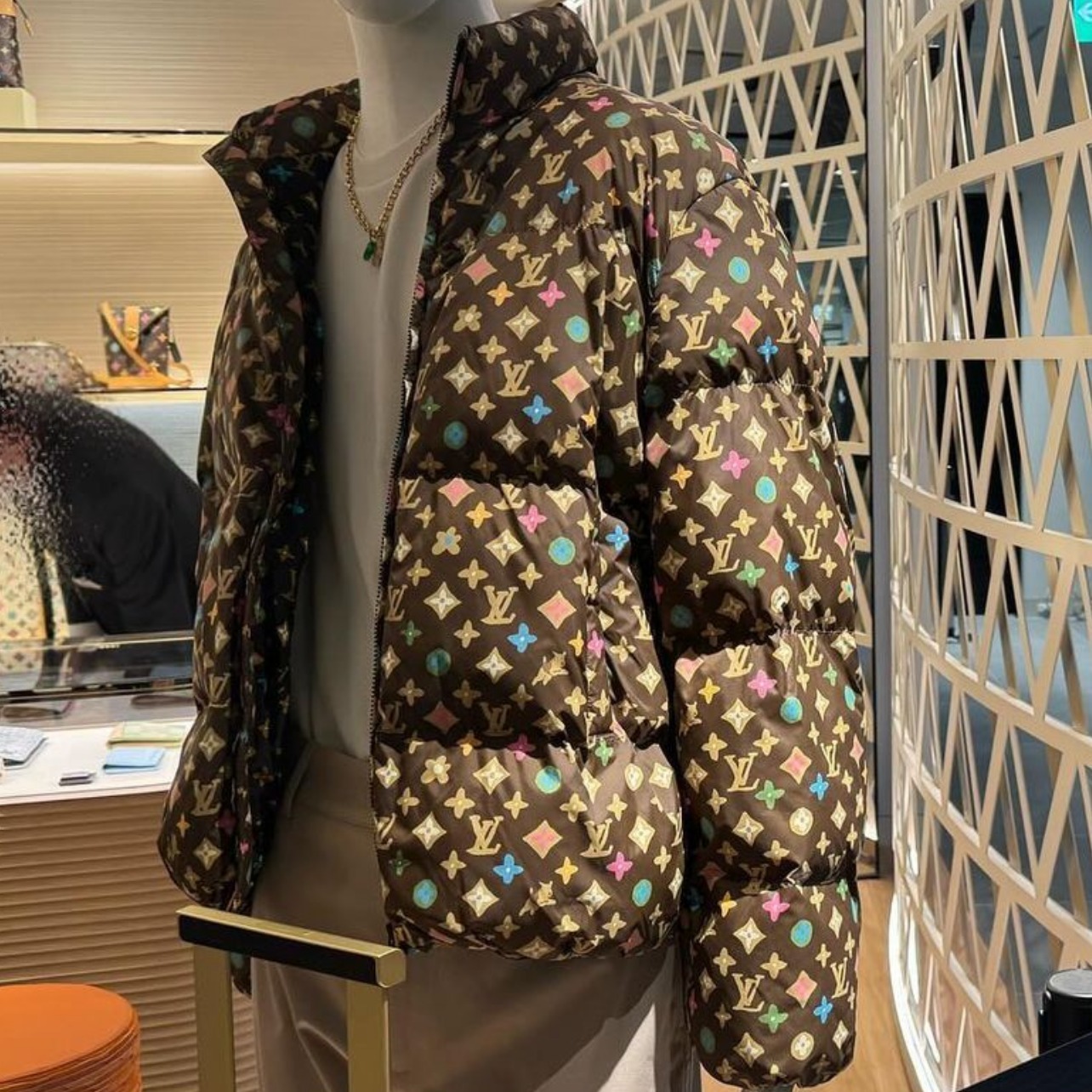 レア☆軽量で保温性抜群！！】ルイヴィトン ダウン ジャケット (Louis