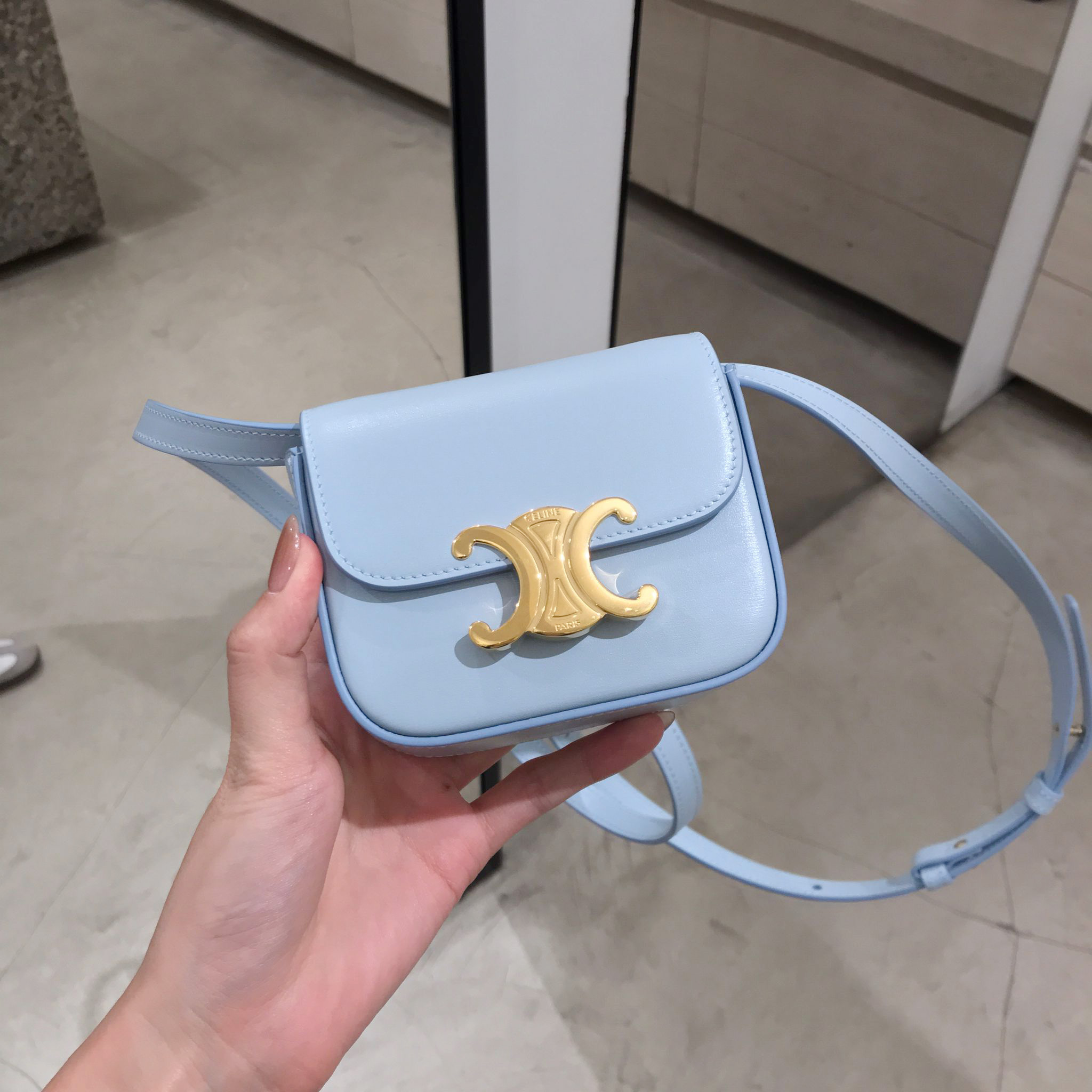 大人気♪】☆CELINE☆ミニ クロード ショルダーバッグ♡ (CELINE