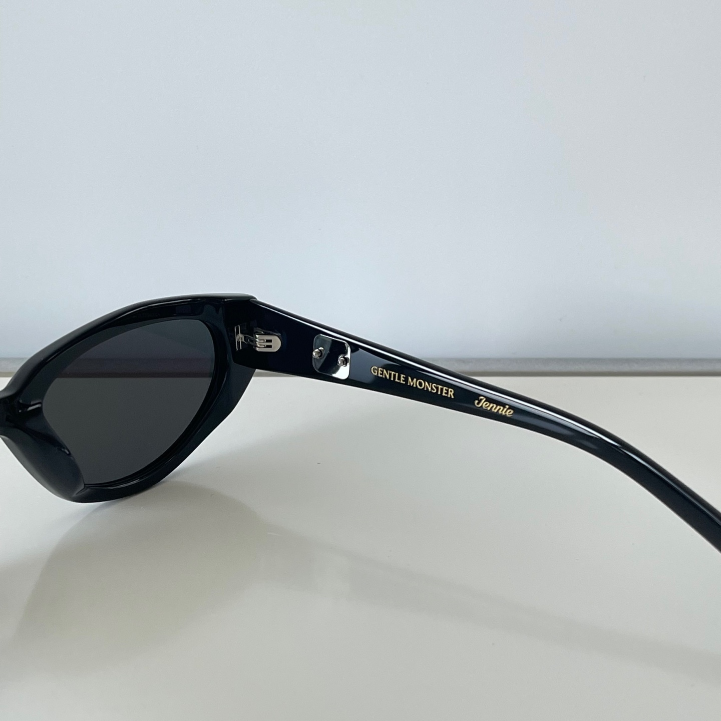 Gentle Monster x Jennie】 Fishtail 01 BLACK☆JENTLE SALON (Gentle