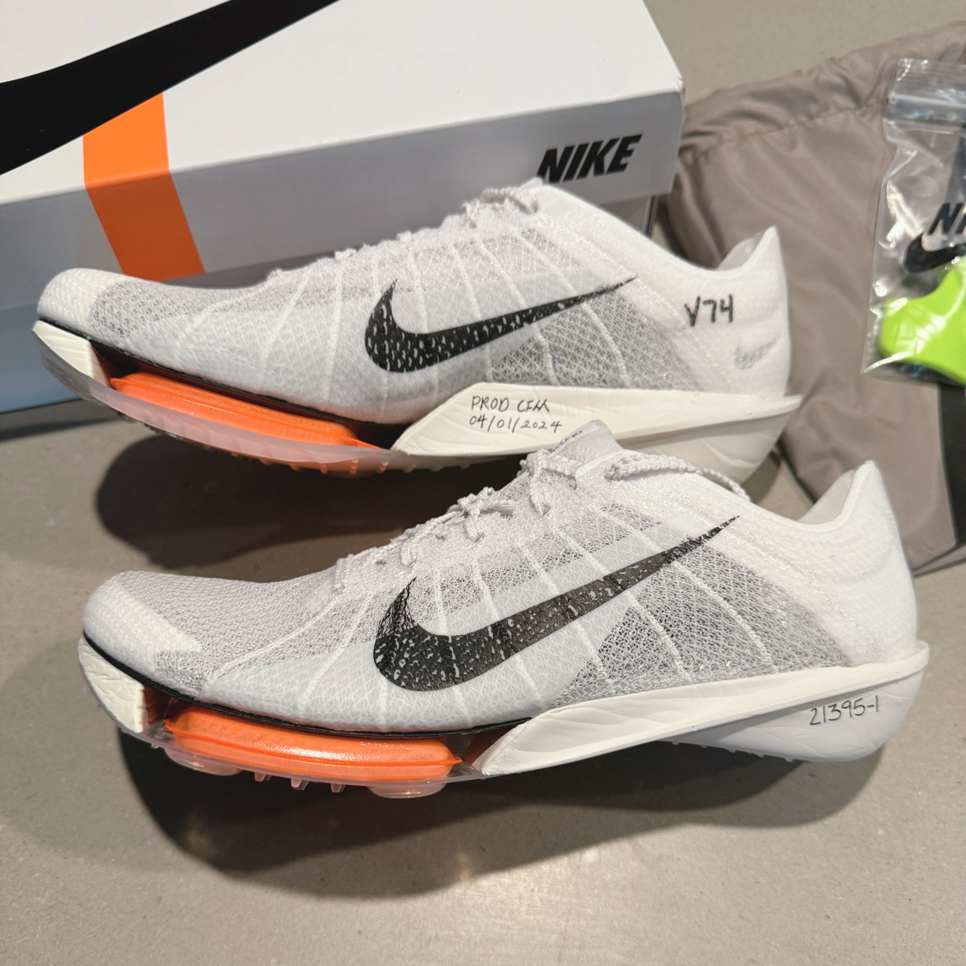 大人気！追跡あり!☆NIKE☆ Air Zoom Victory 2 Proto (Nike/メンズ