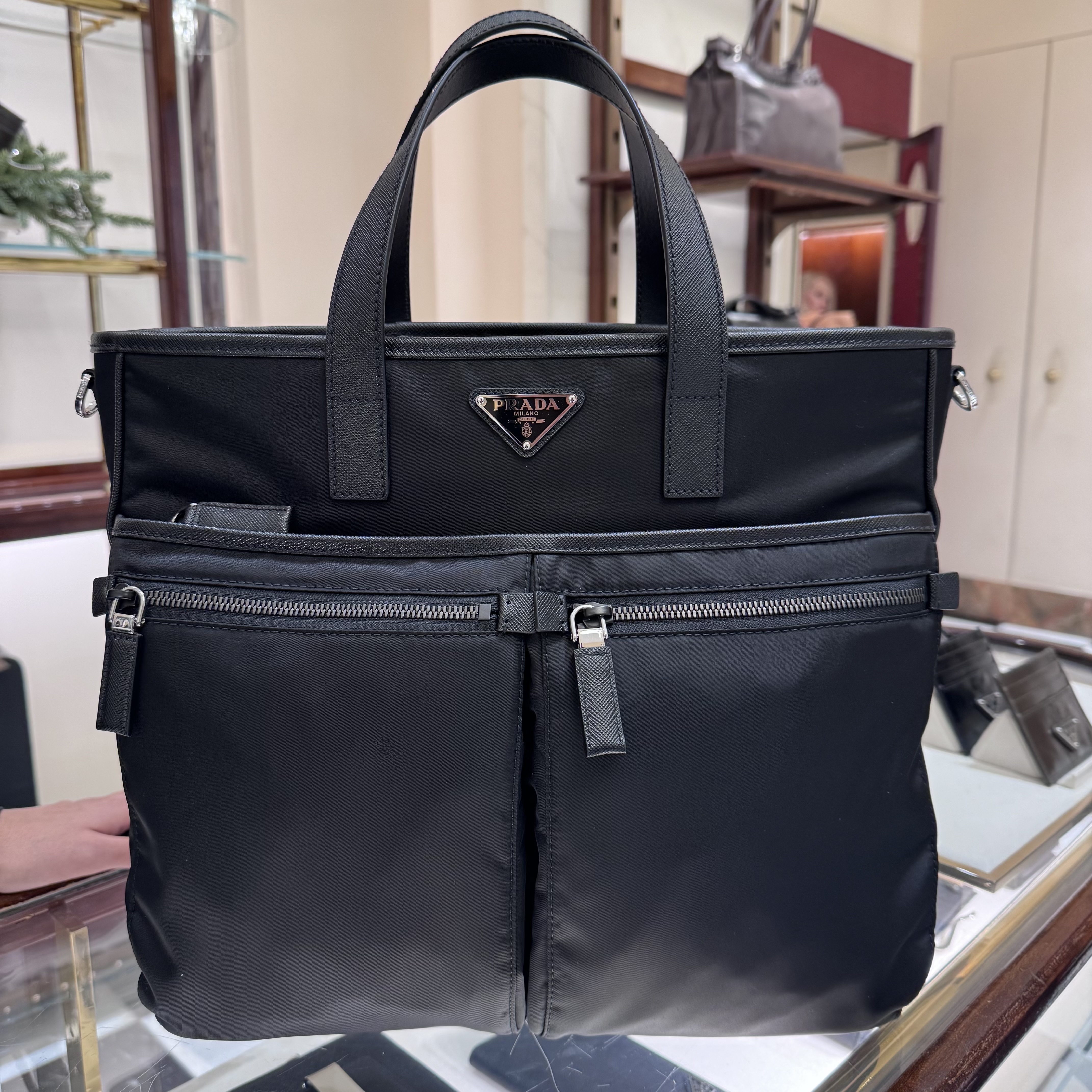 PRADA 洗練された ◇ Re-Nylon サフィアーノレザー トートバッグ