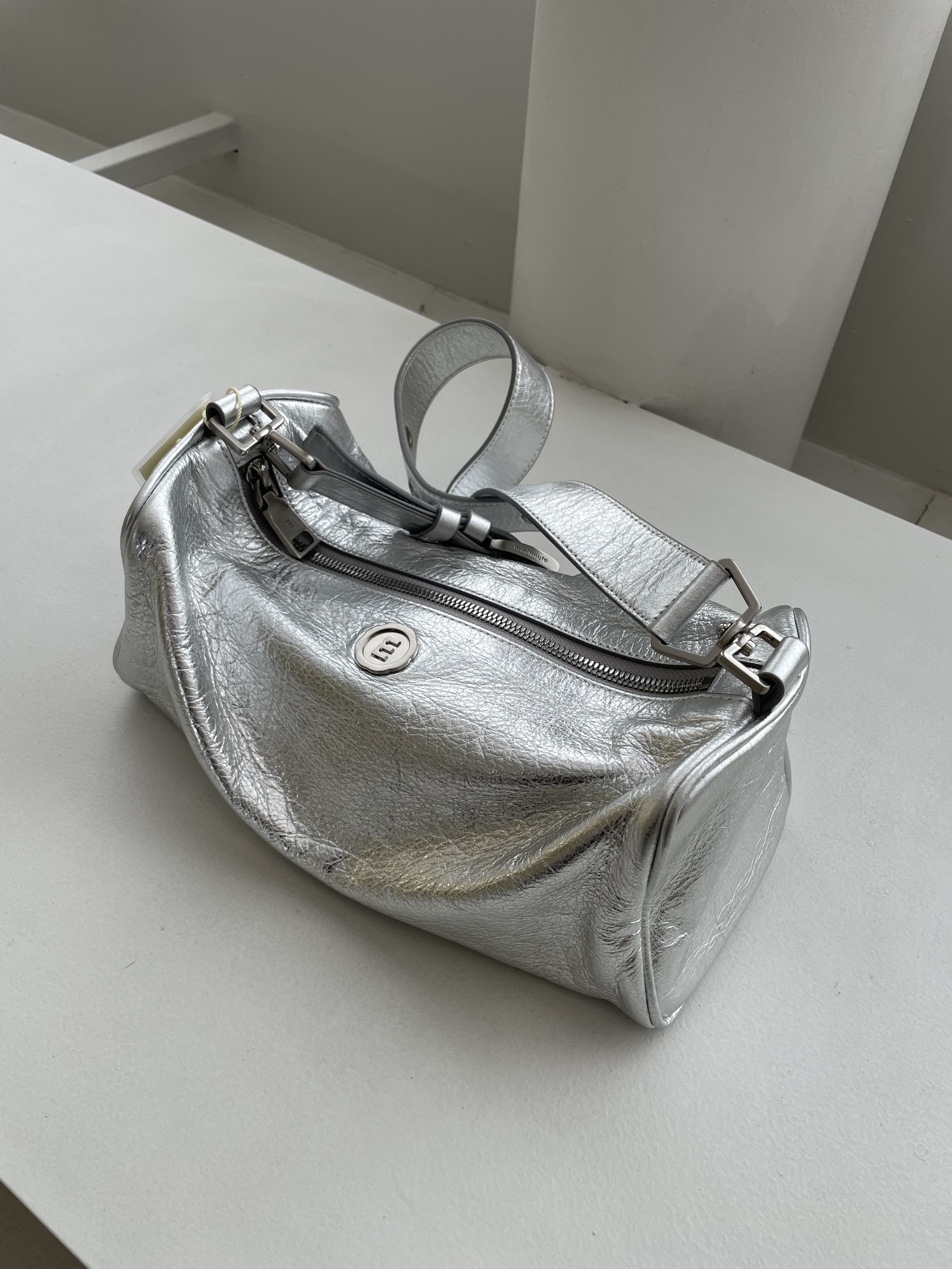 韓国 レザーアイテム【minitmute】BRETT BAG ブレットバック