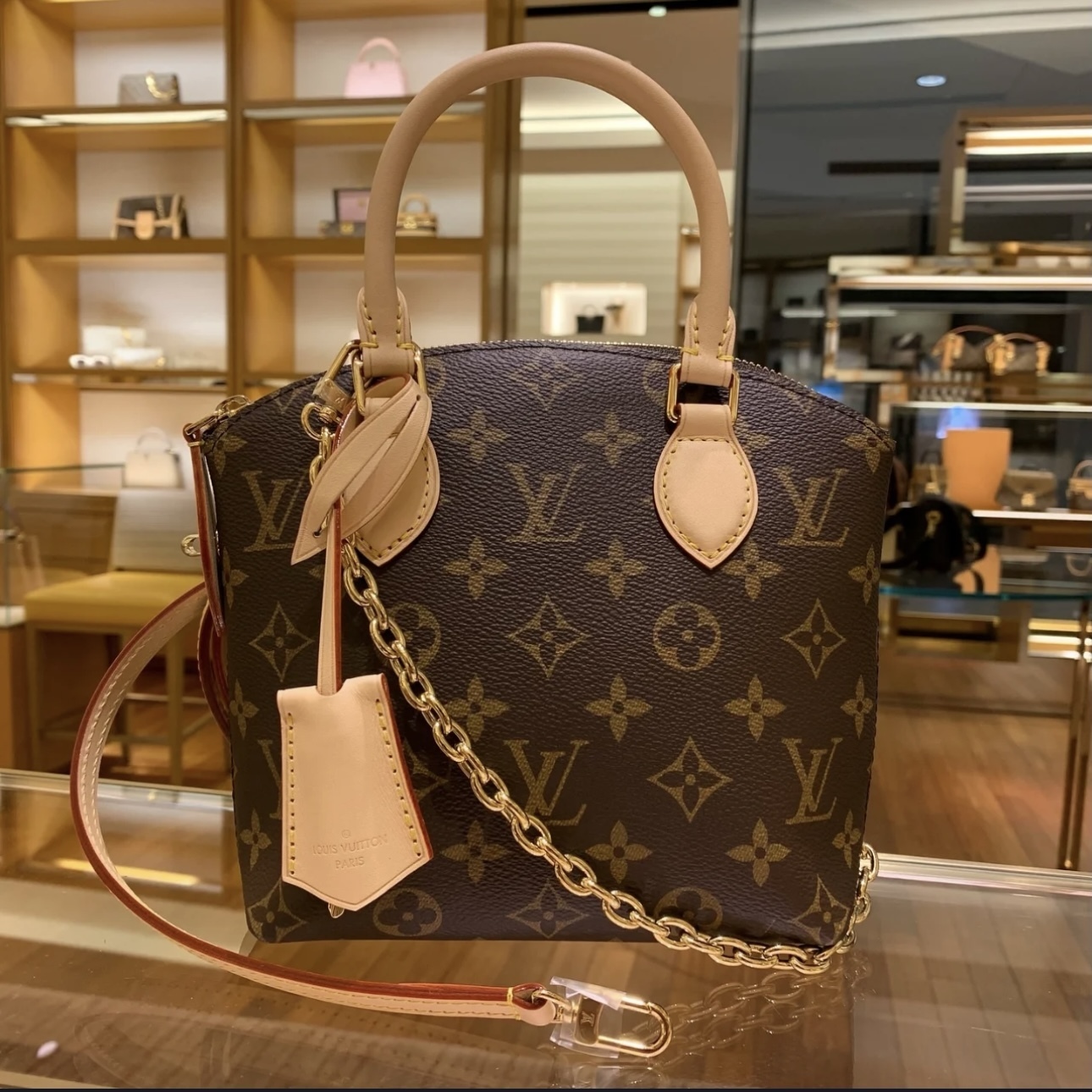 ☆使いやすい☆ ルイヴィトン ロックイット BB (Louis Vuitton