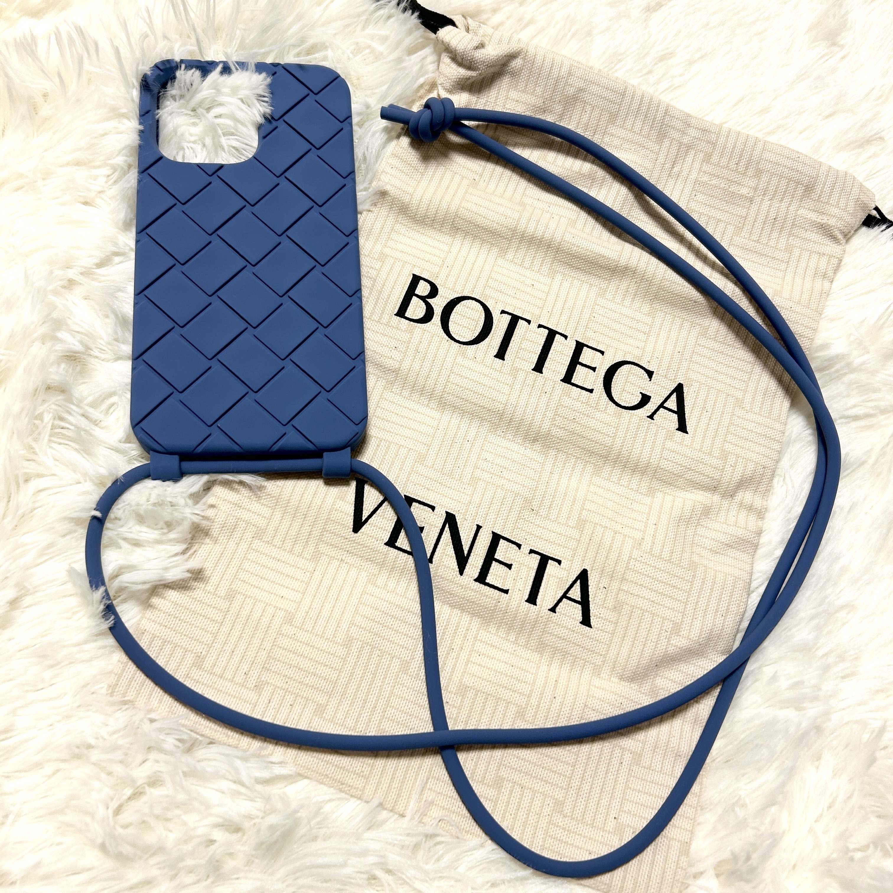 BOTTEGA VENETA ボッテガヴェネタ ストラップ付 iPhoneケース (BOTTEGA
