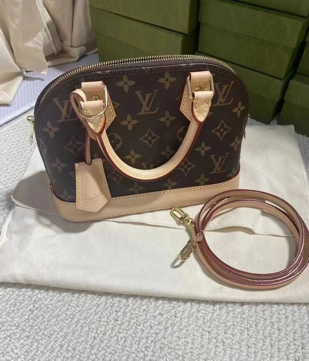 南京錠&鍵付きでエレガンス】Louis Vuitton アルマBBバッグ (Louis