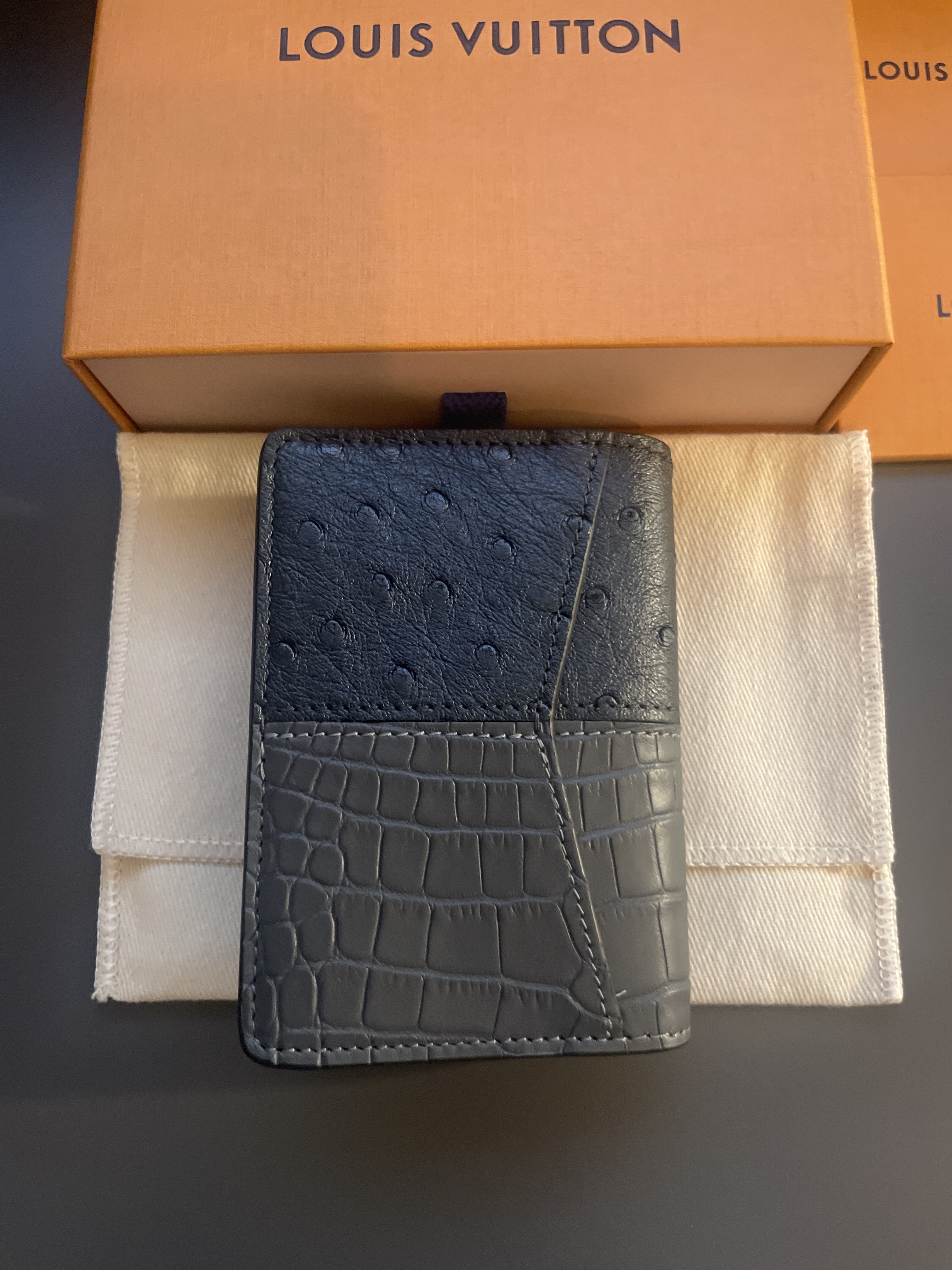 激レア/世界数量限定 3種レザー】Louis Vuitton カードケース (Louis