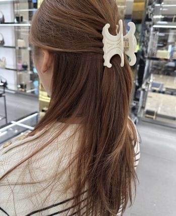 髪を彩るアクセント】CELINE ラージ ヘアクロー / アセテート (CELINE