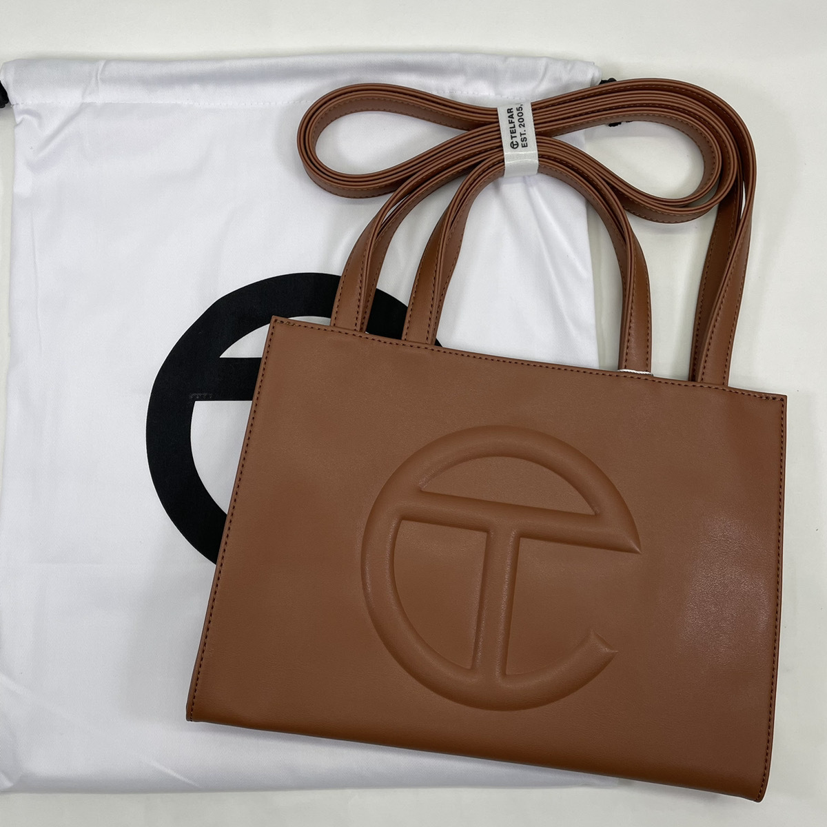 即お届 TELFAR テルファー シュミディアムバッグ タン ベージュ