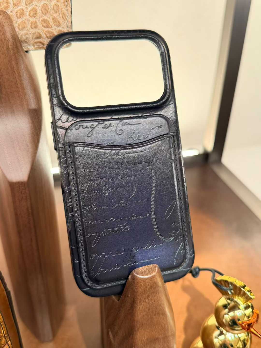 BERLUTI】スクリットレザー マグネット式カードホルダー (Berluti