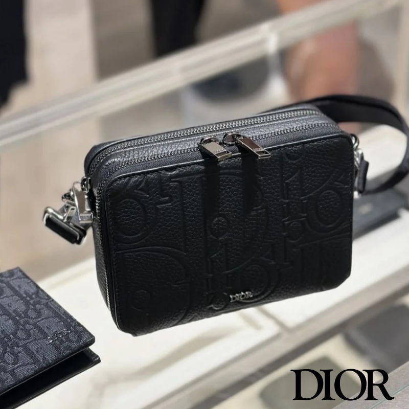 DIOR グラビティレザー ストラップ付き ジップポーチ ショルダー (Dior