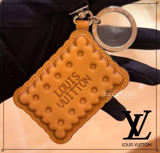 25SSルイヴィトン キーホルダー& バッグチャーム・LV ビスケット