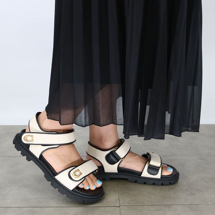 ベージュ系 Coach(コーチ) サンダル・ミュール(レディース) - ブランド