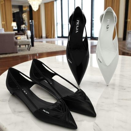 ポインテッドトゥ PRADA(プラダ) フラットシューズ(レディース