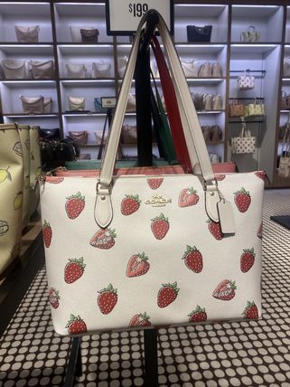 いちご Coach(コーチ) バッグ・カバン(レディース) - ブランド通販のBUYMA