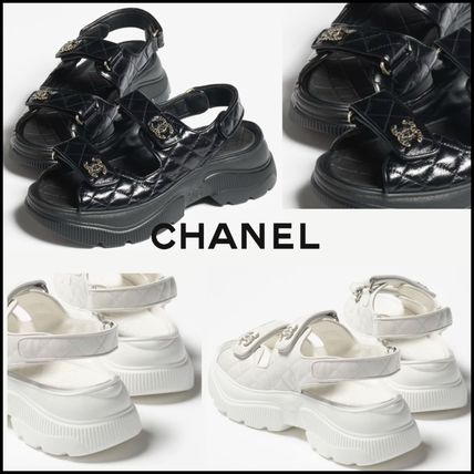 ホワイト（白）系 CHANEL(シャネル) サンダル・ミュール(レディース