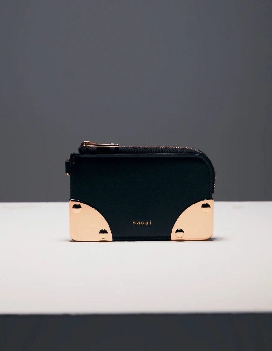 気品溢れる》【sacai】コーナーメタル フラグメントケース (sacai