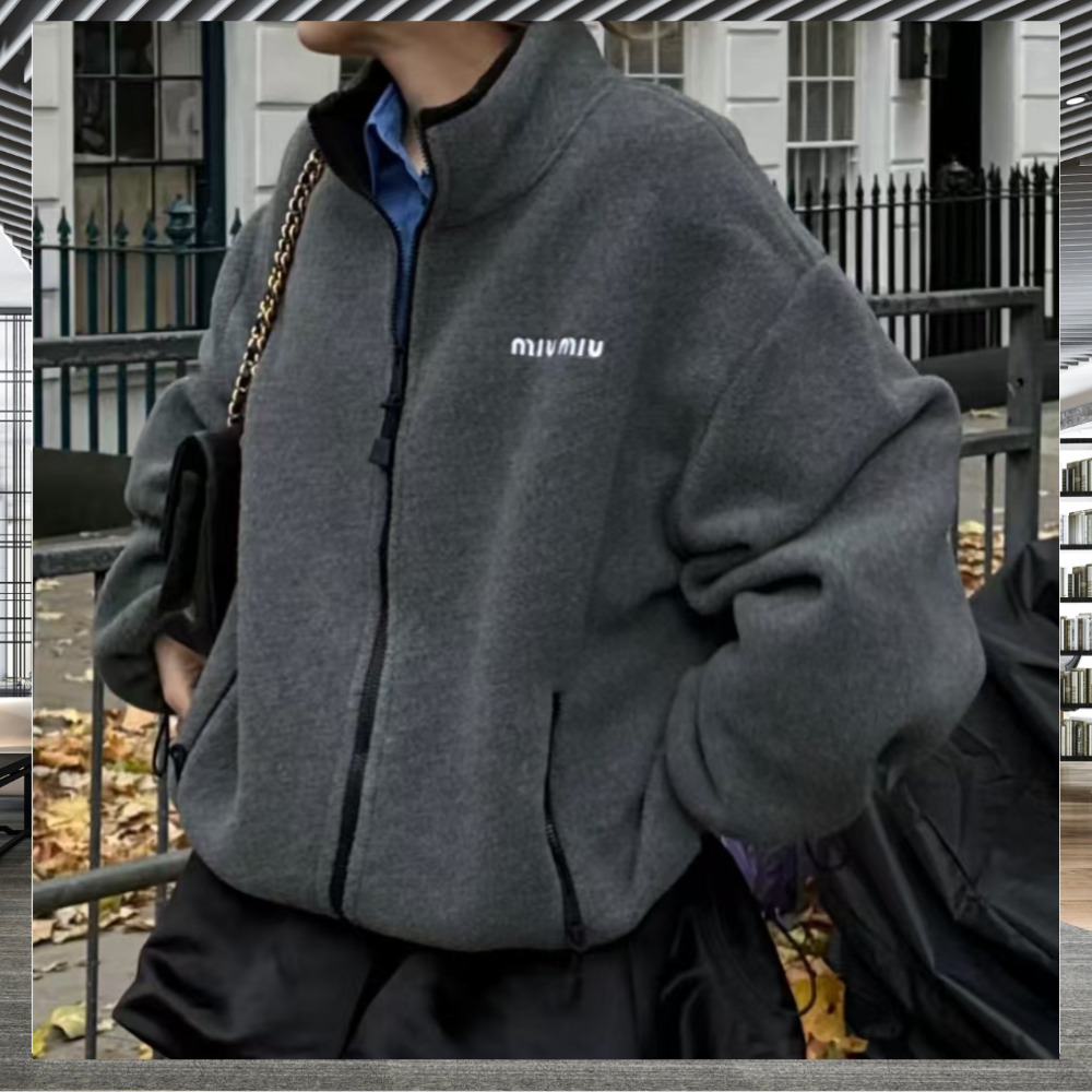 リラックスした着心地》【MiuMiu】フリース スウェットシャツ (MiuMiu