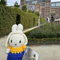 アムステルダム国立美術館 牛乳を注ぐミッフィーキーリング (miffy