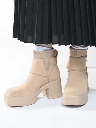 厚底 UGG MOXY CHELSEA(アグ モクシー チェルシー) ブーツ(レディース