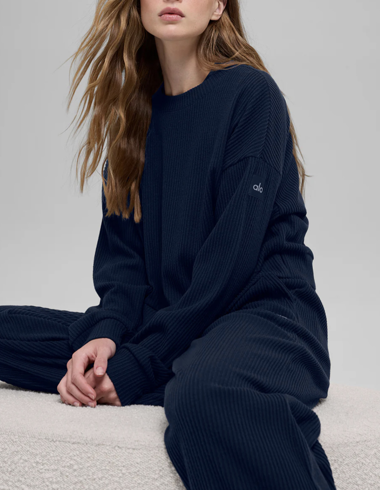 ◇Alo Yoga◇ Muse クルーネック プルオーバー / 関税込 (ALO Yoga