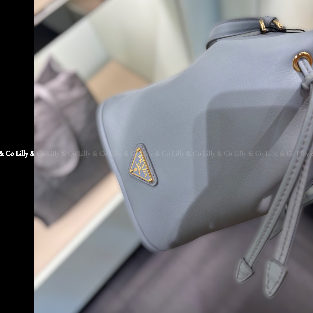PRADA☆巾着ミニショルダーバッグの通販はau PAY マーケット - 輸入
