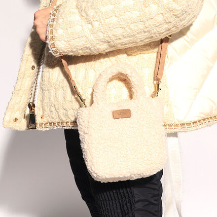 ベージュ系 UGG(アグ) バッグ・カバン(レディース) - ブランド通販のBUYMA