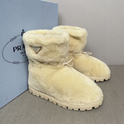 ムートン PRADA(プラダ) Boots(ブーツ) - ブランド通販のBUYMA