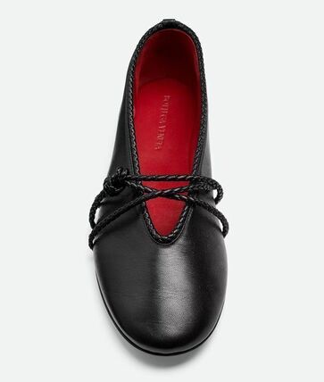 BOTTEGA VENETA(ボッテガヴェネタ) ALMOND(アーモンド ) フラット