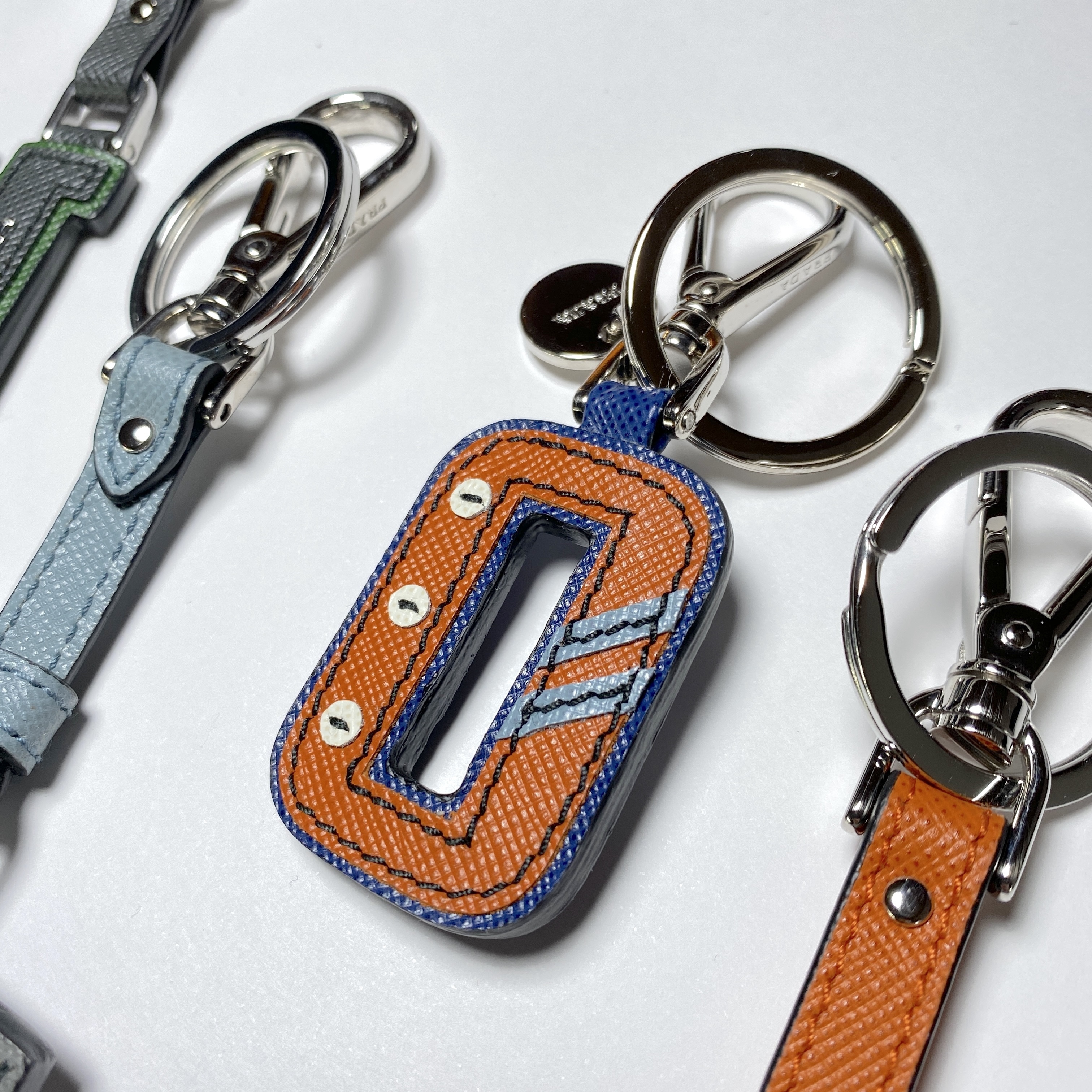 PRADA プラダ キーホルダー Saffiano アルファベット シリーズ