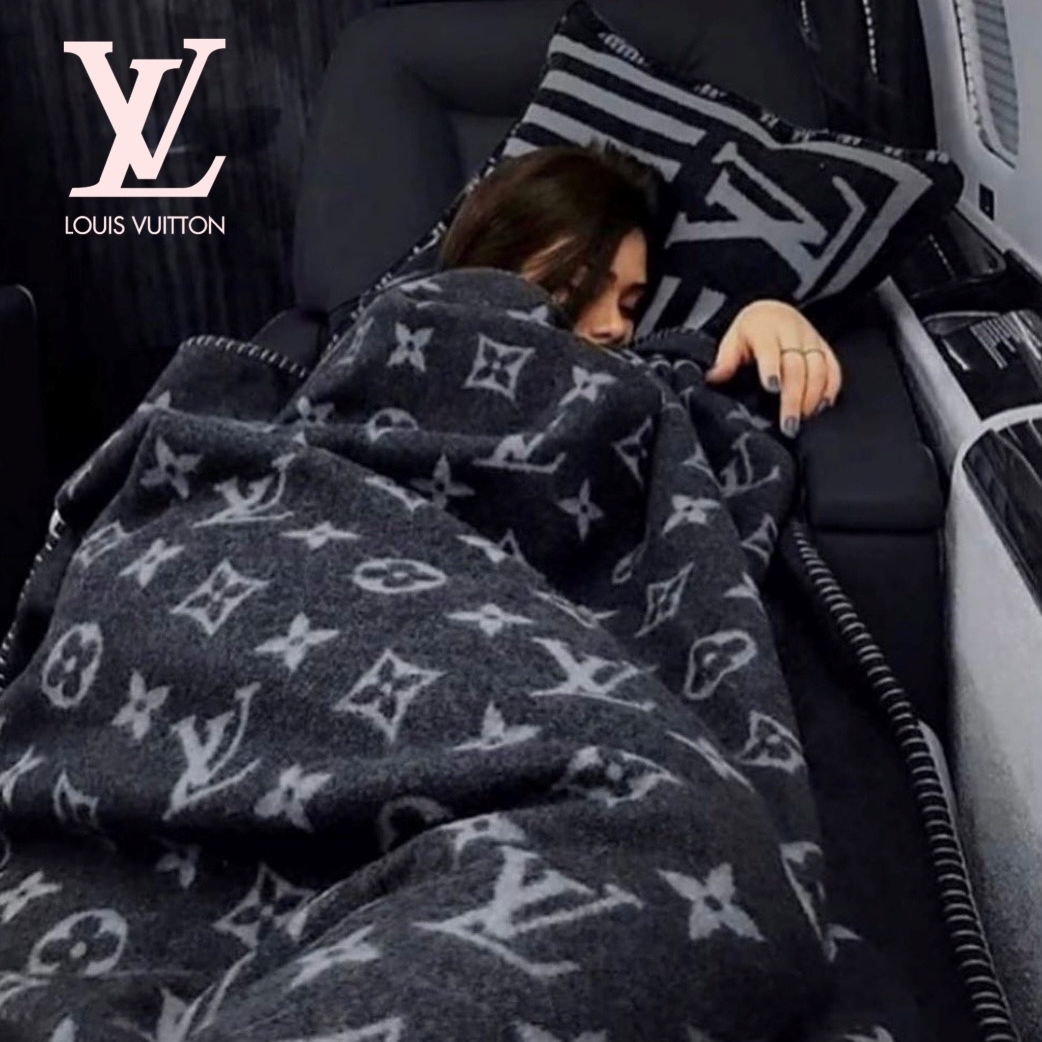 カジュアル【Louis Vuitton】クヴェルテュール・ ブランケット (Louis