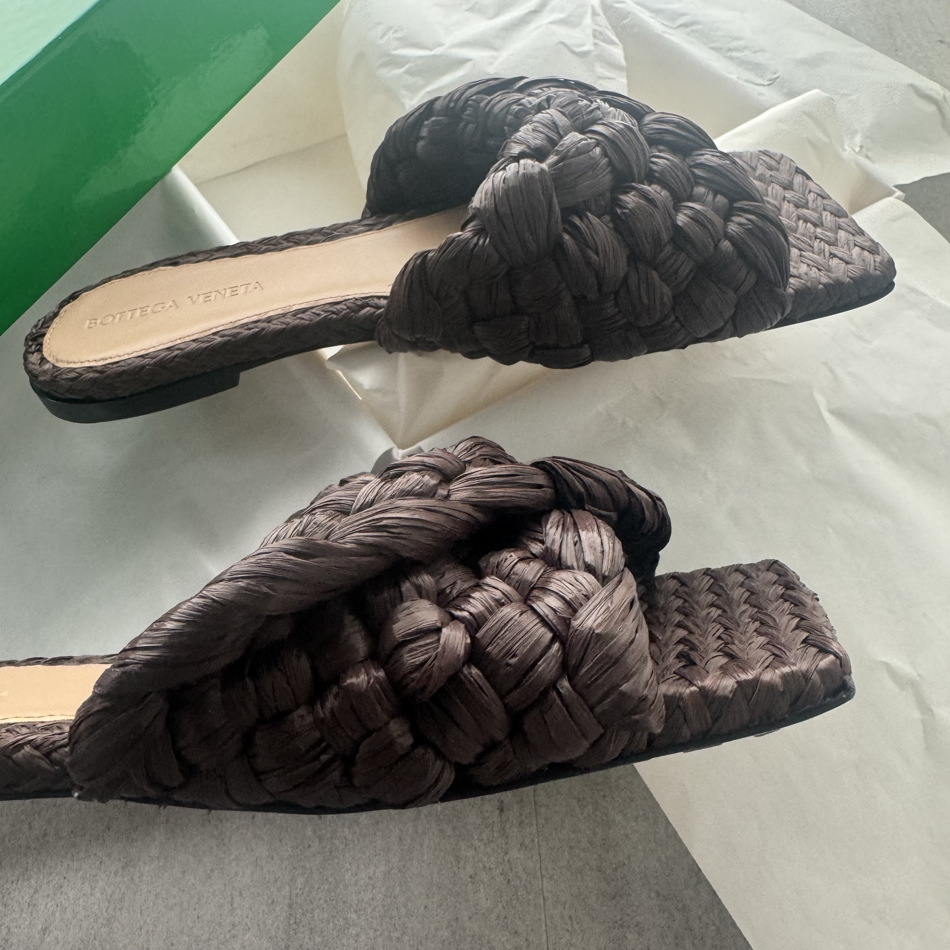 関税送料込み☆ ボッテガヴェネタ ストレッチ フラットサンダル