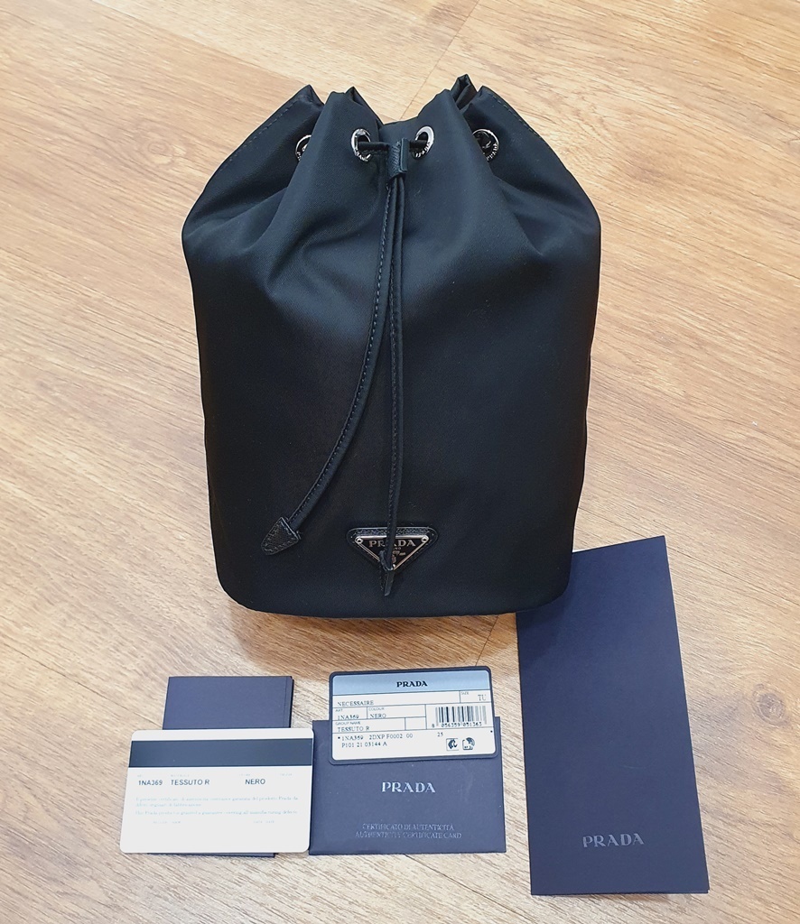 セール】プラダ三角ロゴTESSUTOナイロン巾着ポーチ☆1NA369 (PRADA