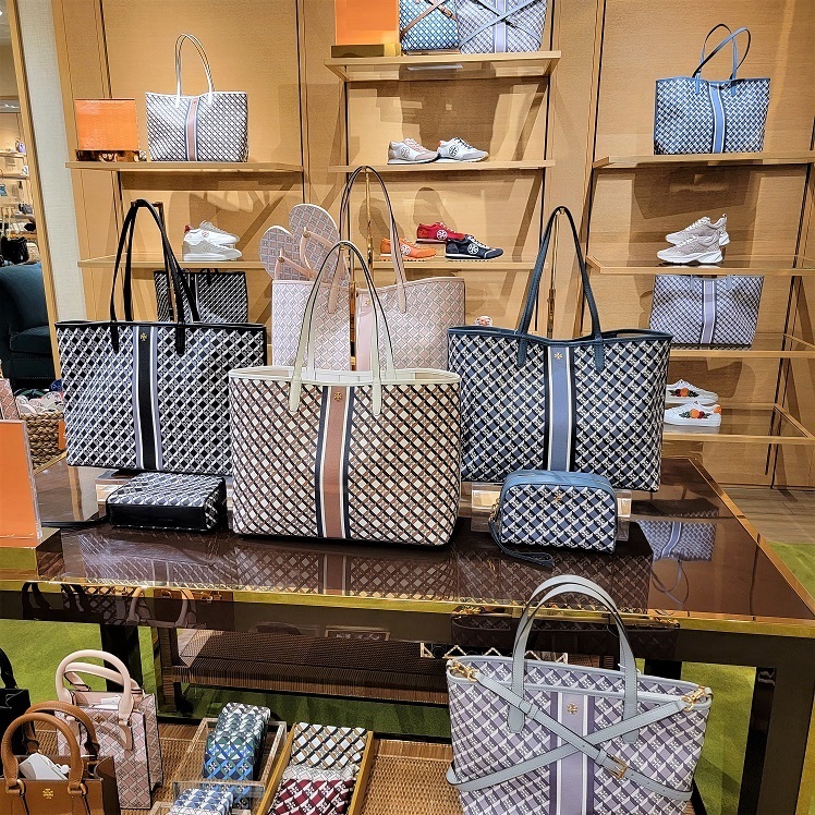 TORY BURCH】A4収納可☆GEO LOGO TOTE☆日本未発売☆送料無料! (Tory
