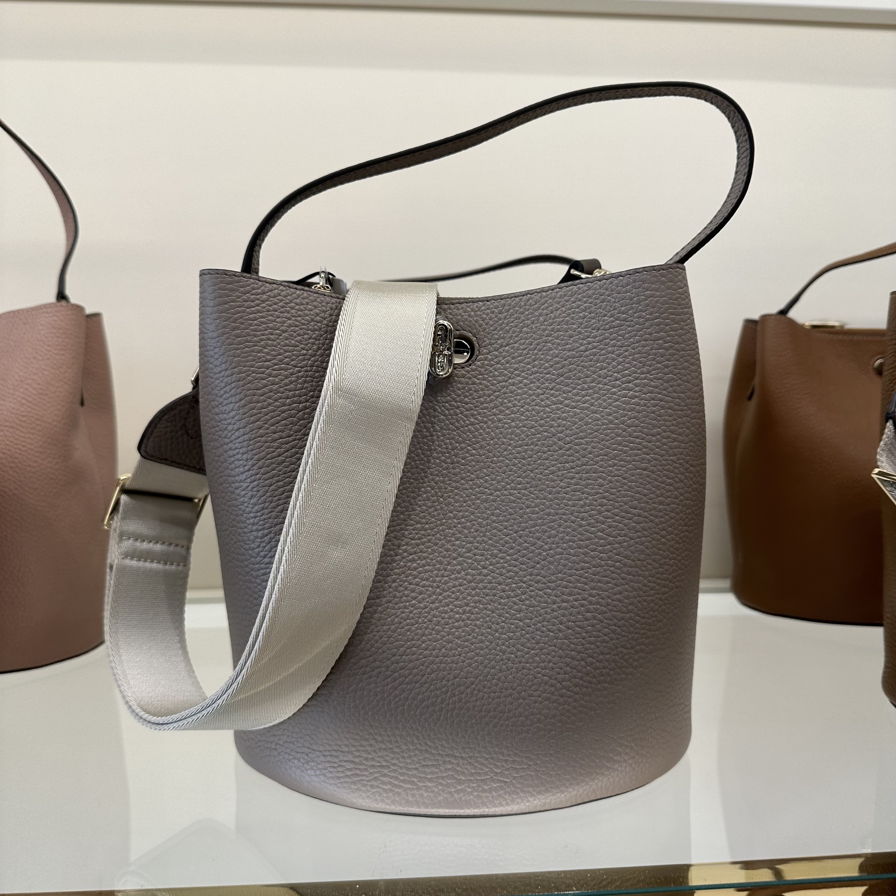 FURLA] エレガント♪ バケツバッグ DANAE (FURLA/ショルダーバッグ