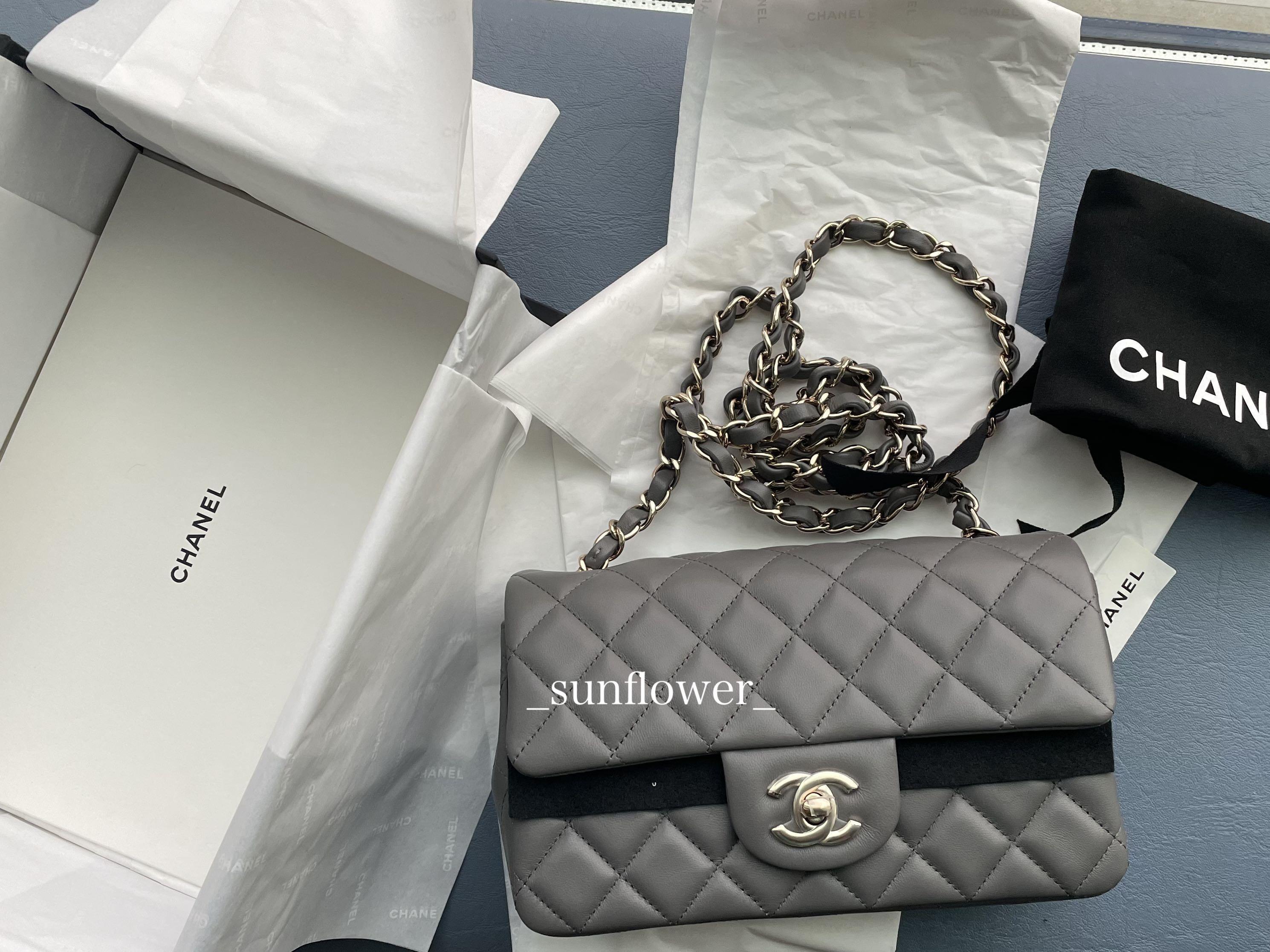 シャネル マトラッセ20cm クラシックフラップバッグ グレー (CHANEL