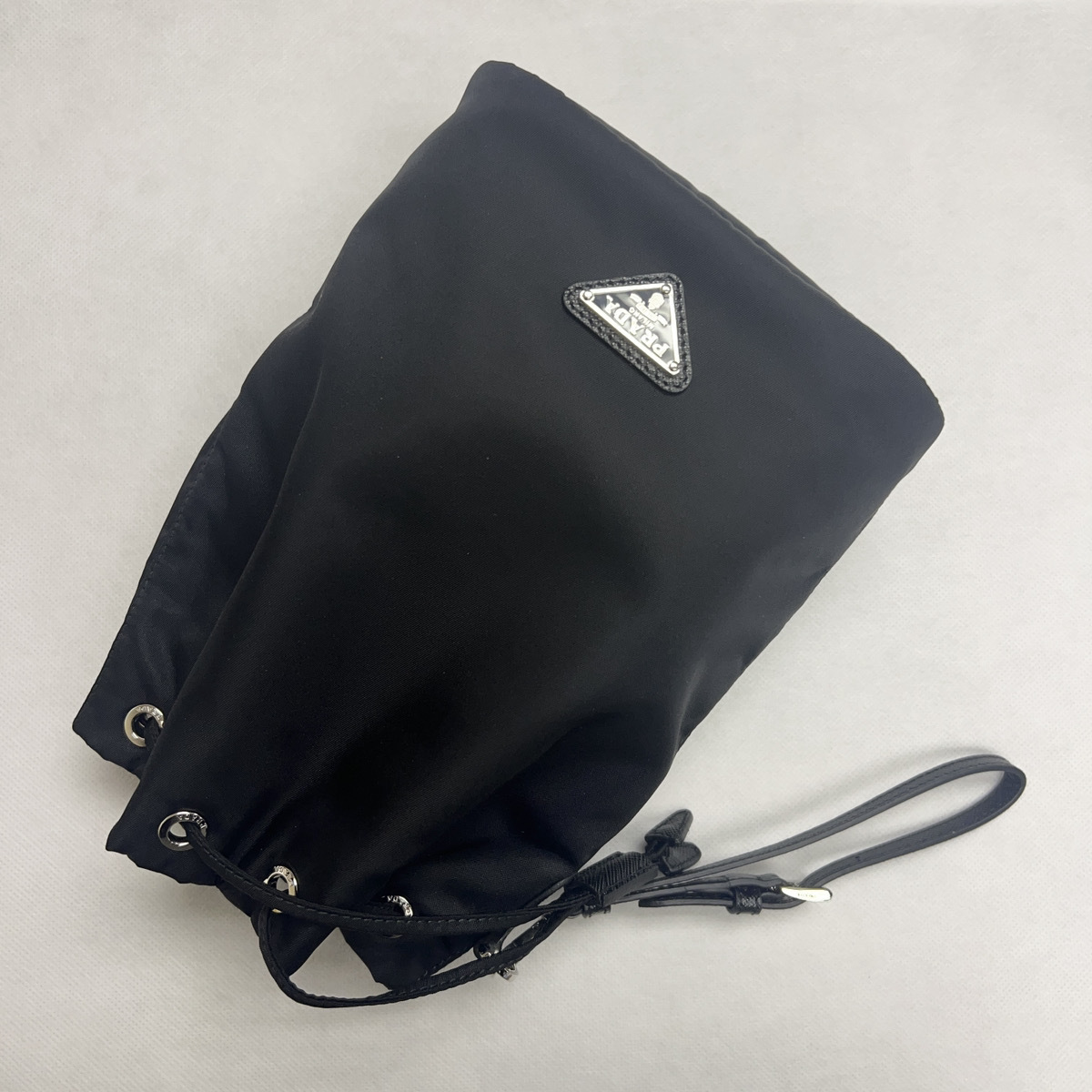 ☆Prada プラダ☆Re-Nylon 巾着 ポーチ ブラック (PRADA/ショルダー