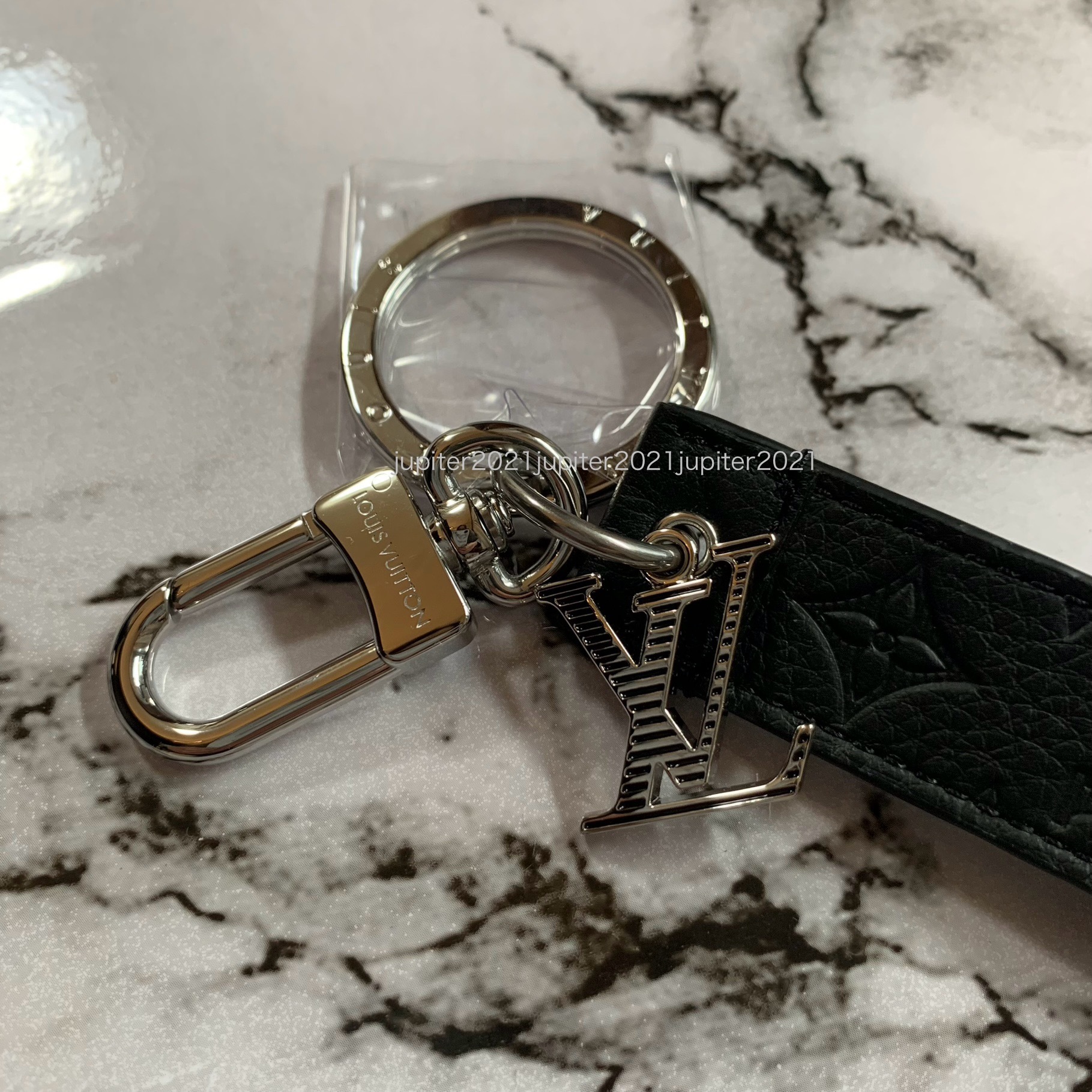 国内即発】ルイヴィトン キーホルダー ＊ギフトにも最適＊ (Louis