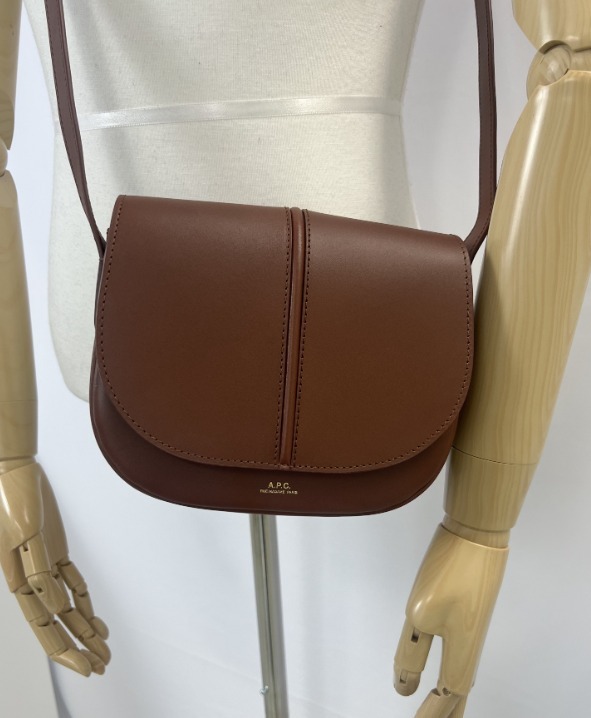 ☆韓国の人気☆【A.P.C.】☆BETTY ショルダーバッ.グ☆正規品