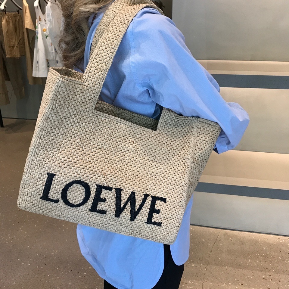 限定生産【LOEWE】フォント トート ミディアム（ラフィア)☆4色
