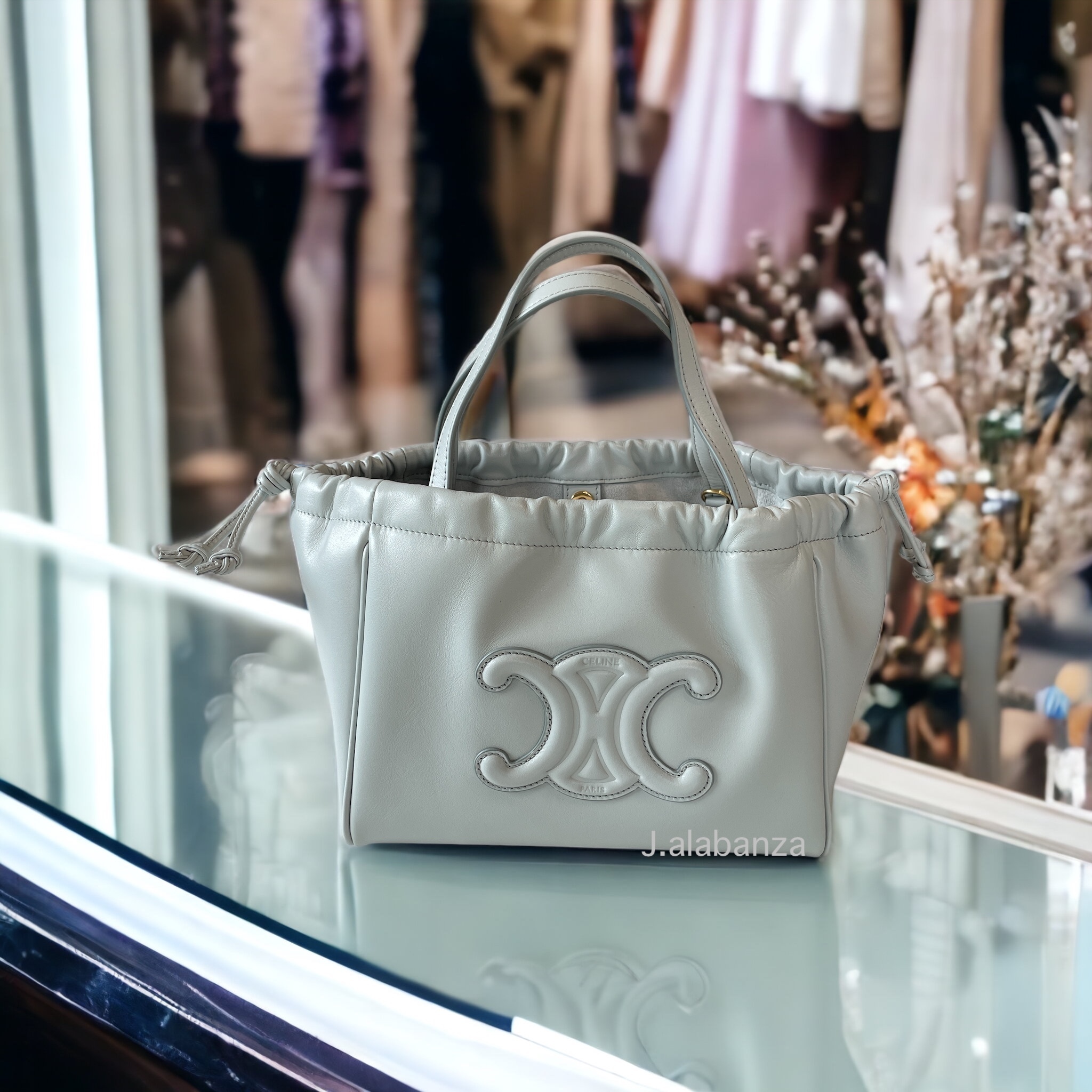 セリーヌ□スモール カバ ドローストリング バッグ すぐ届く♪ (CELINE