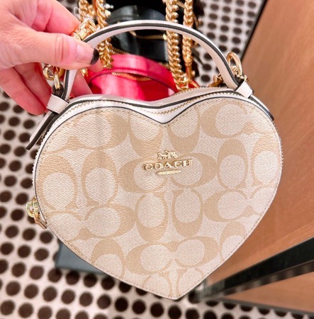 セール☆Coachハート型シグネチャーロゴ柄2wayクロスボディ (Coach